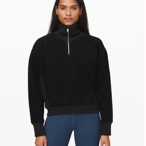 Lululemon Stand Out Sherpa 1/2 Zip, size 2